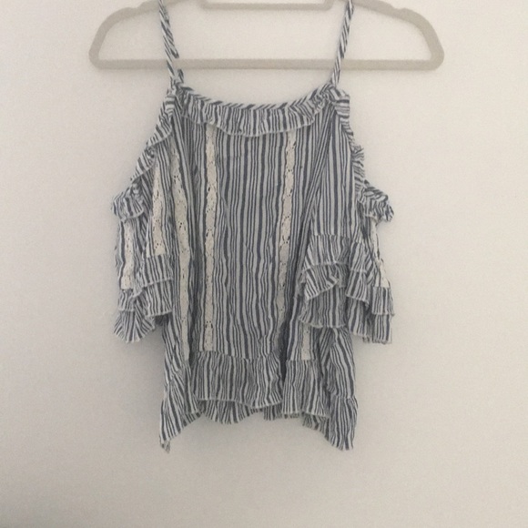 Off the shoulder Top - Picture 2 of 6